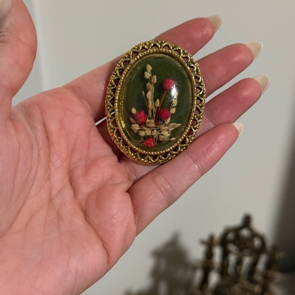 Two Brooch Bundle - Picture 5 of 7